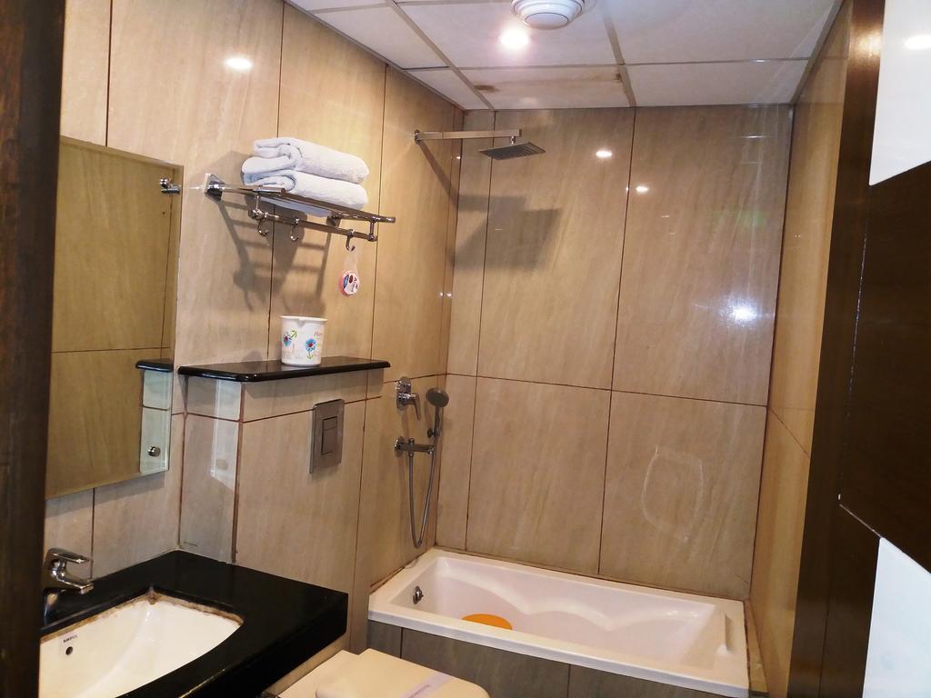 Hotel Station View Opposite New Delhi Railway المظهر الخارجي الصورة